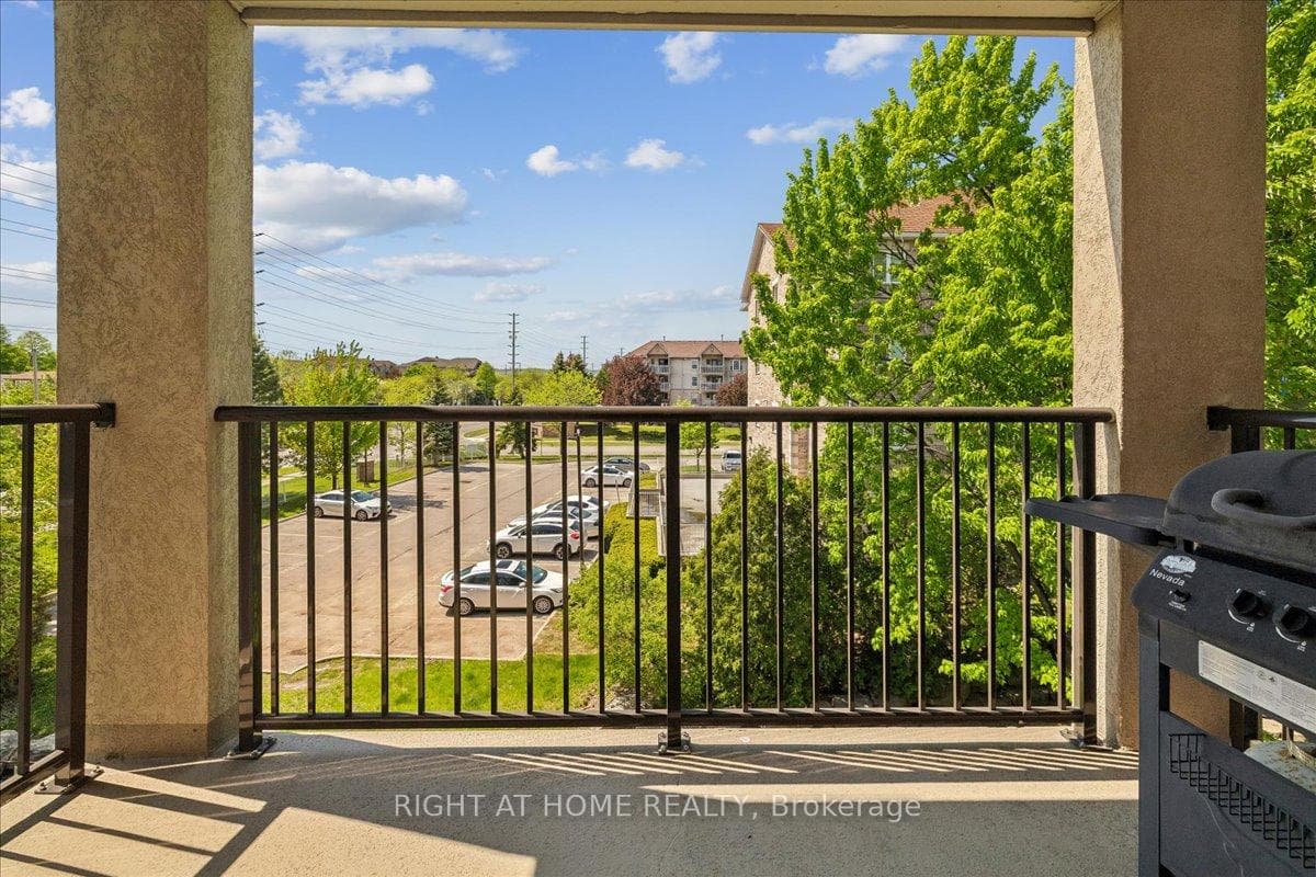 1451 Walker's Line Unit Unit # 312 - Condo photo 17 of 47 in Burlington, Ontario