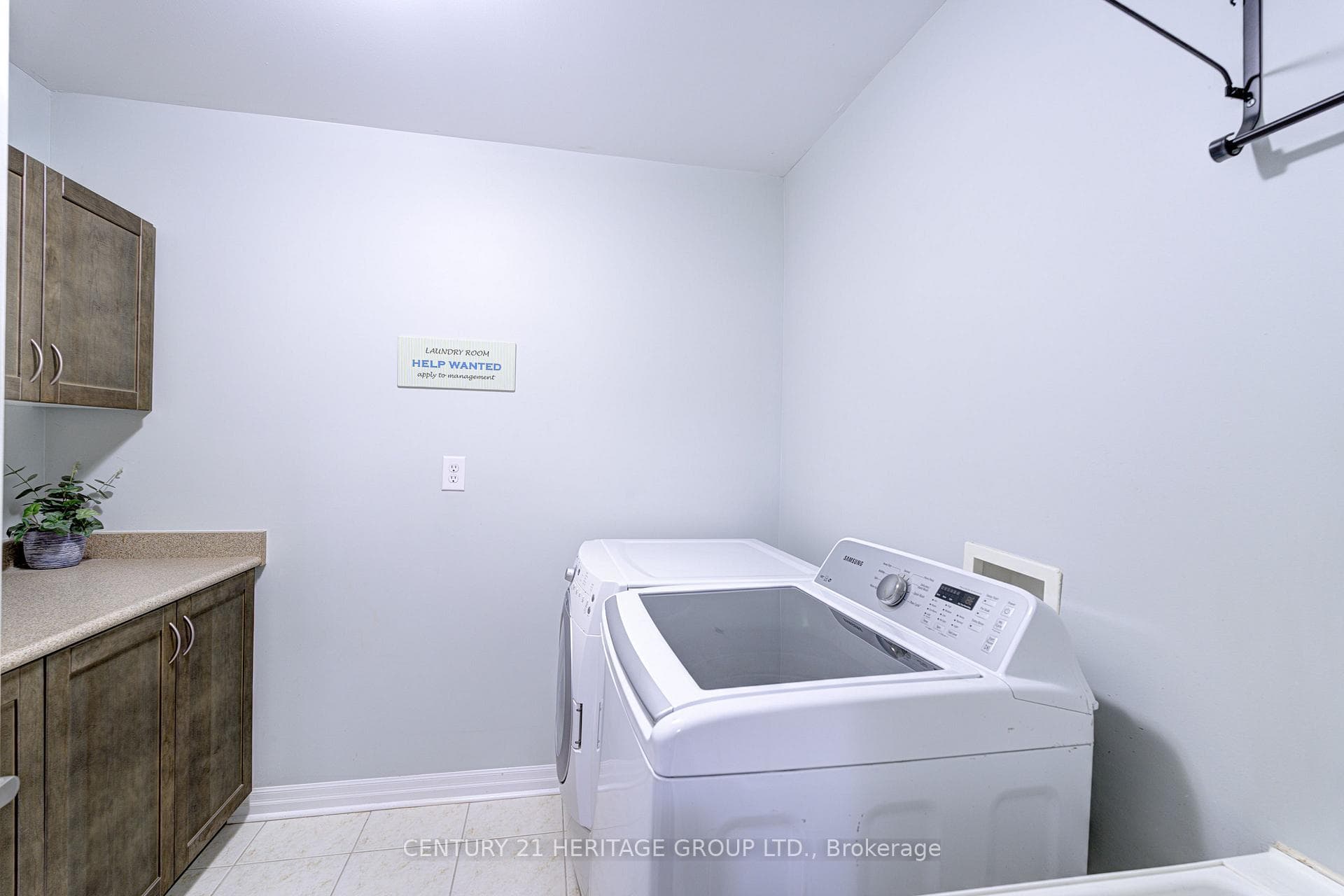 1406 Marshall Crescent - Detached photo 32 of 50 in Milton, Ontario