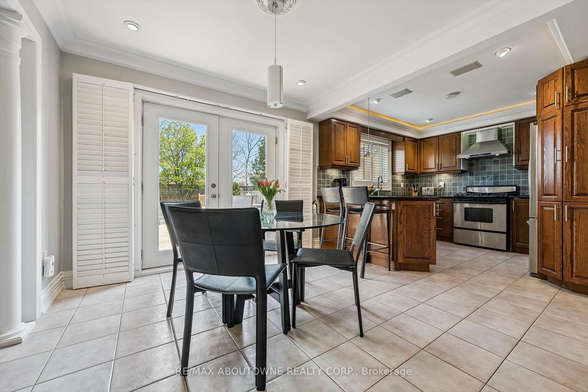 154 Howell Road - Detached photo 13 of 50 in Oakville, Ontario