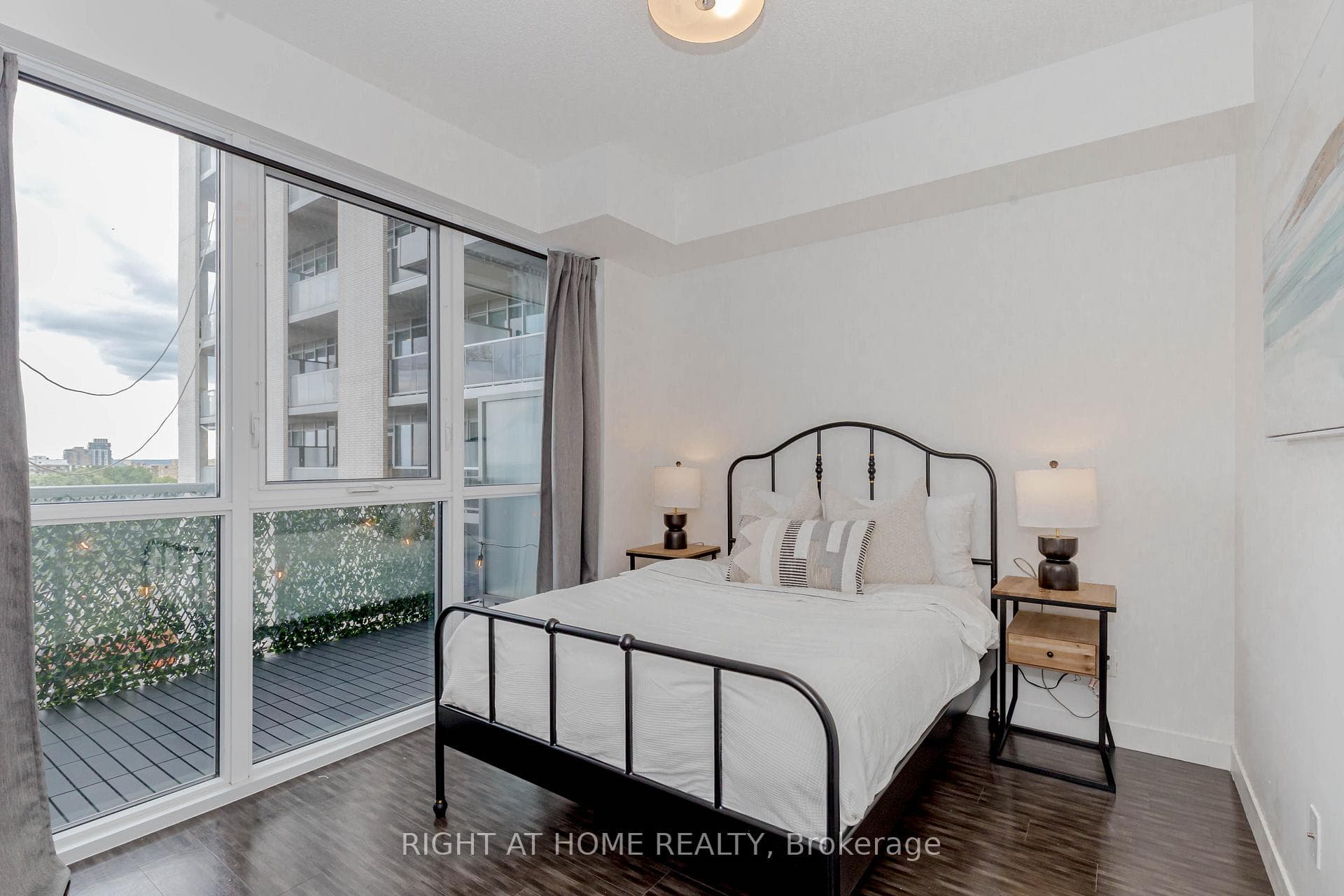 2093 Fairview Street Unit 709 - Condo photo 21 of 45 in Burlington, Ontario