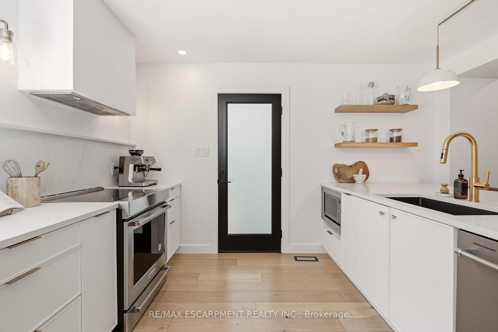 394 RANKIN Drive - Detached photo 18 of 50 in Burlington, Ontario