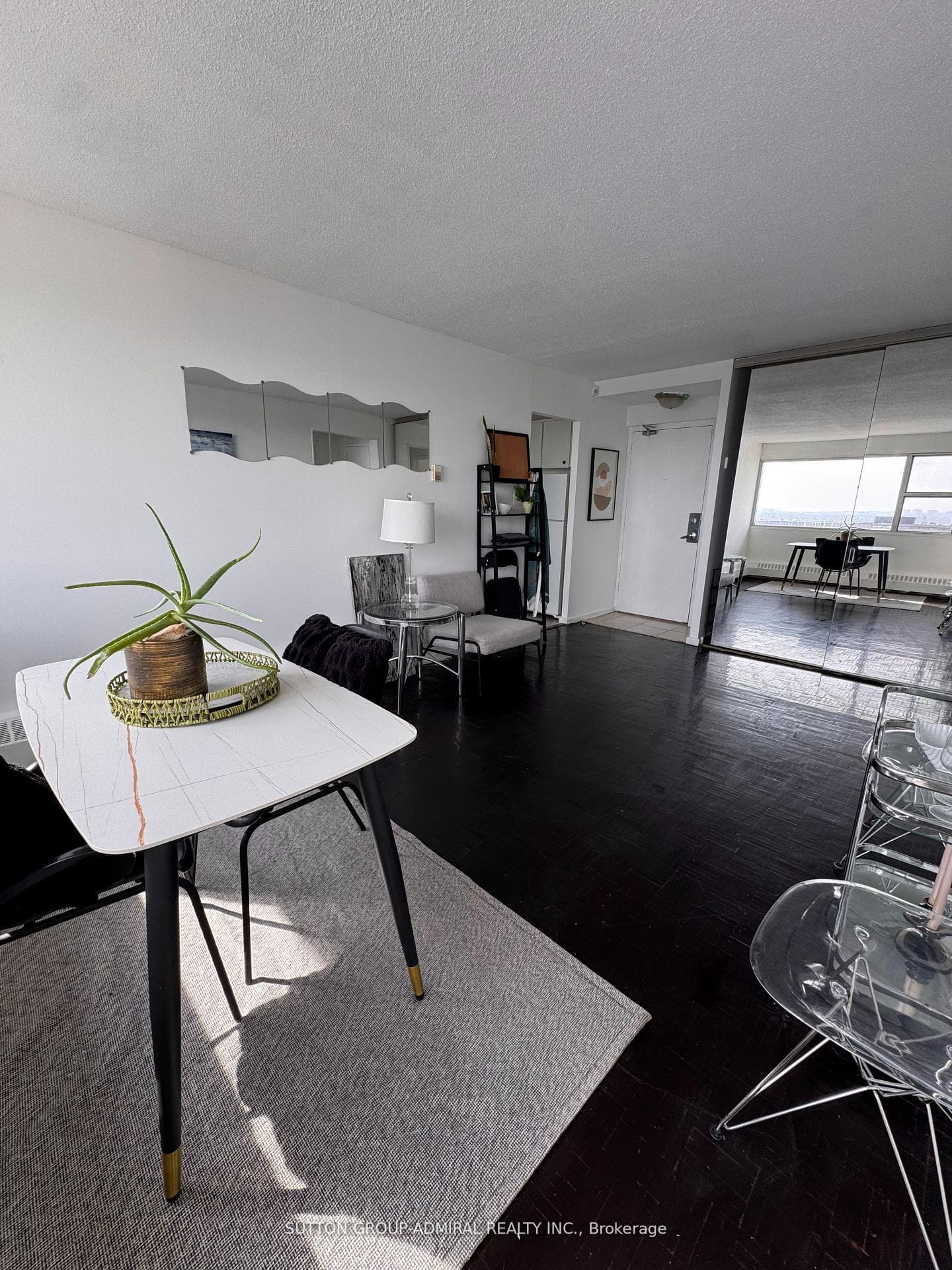 715 Don Mills Road Unit 2405 - Condo photo 4 of 28 in Flemingdon Park / Don Mills, Ontario