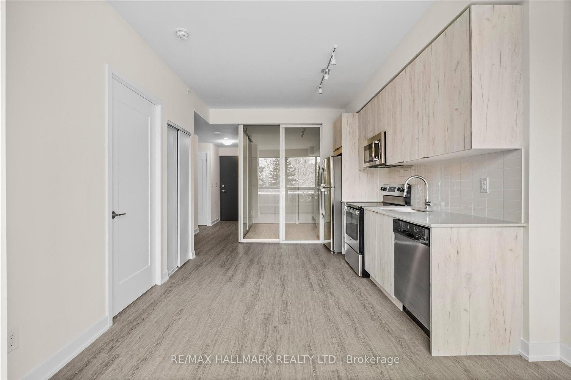 1350 Kingston Road Unit 215 - Condo photo 11 of 32 in Birch Cliff / Cliffside, Ontario