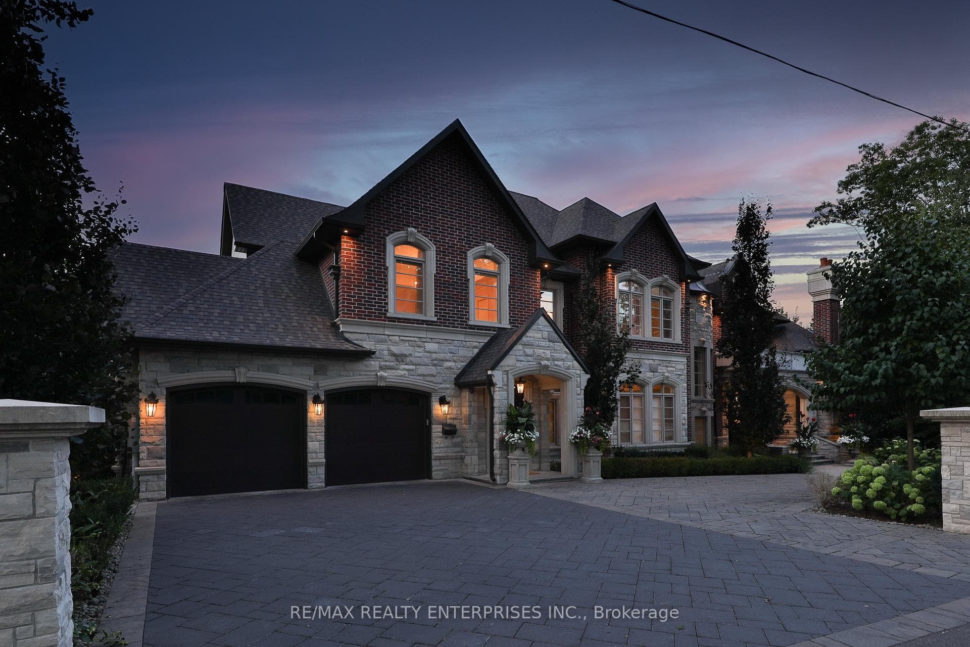 1459 Stavebank Road - Detached photo 7 of 48 in Mississauga, Ontario