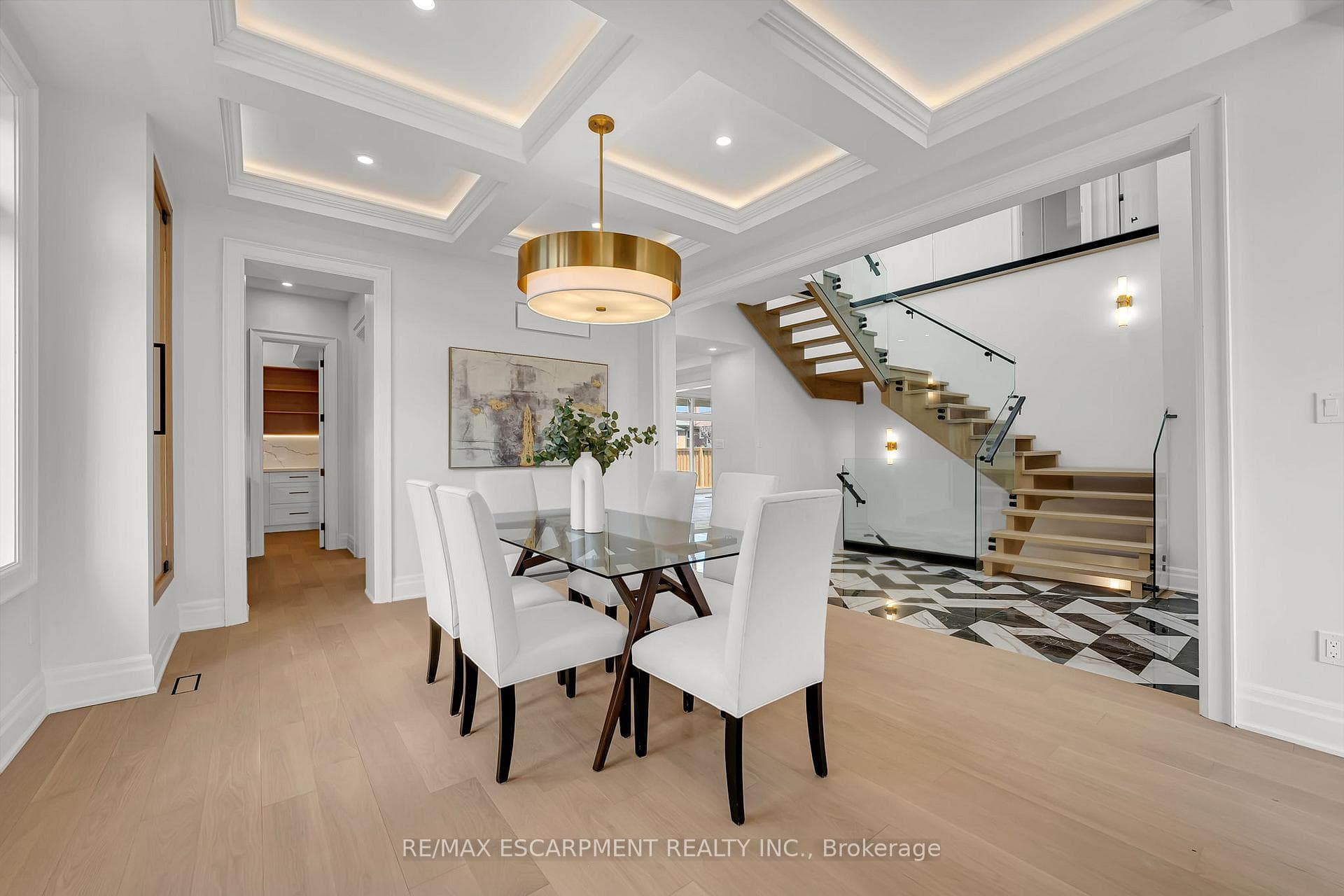 383 Wadsworth Street - Detached photo 4 of 46 in Oakville, Ontario