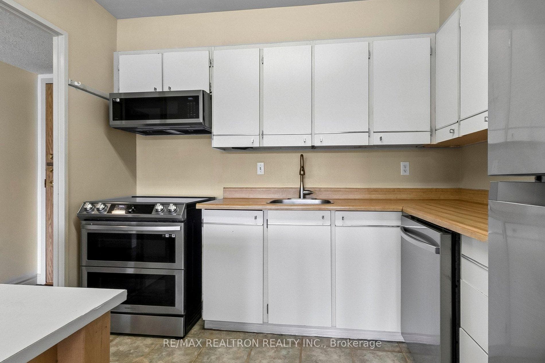 10 Fashion Roseway N/A Unit 306 - Condo photo 14 of 32 in Willowdale / Newtonbrook, Ontario