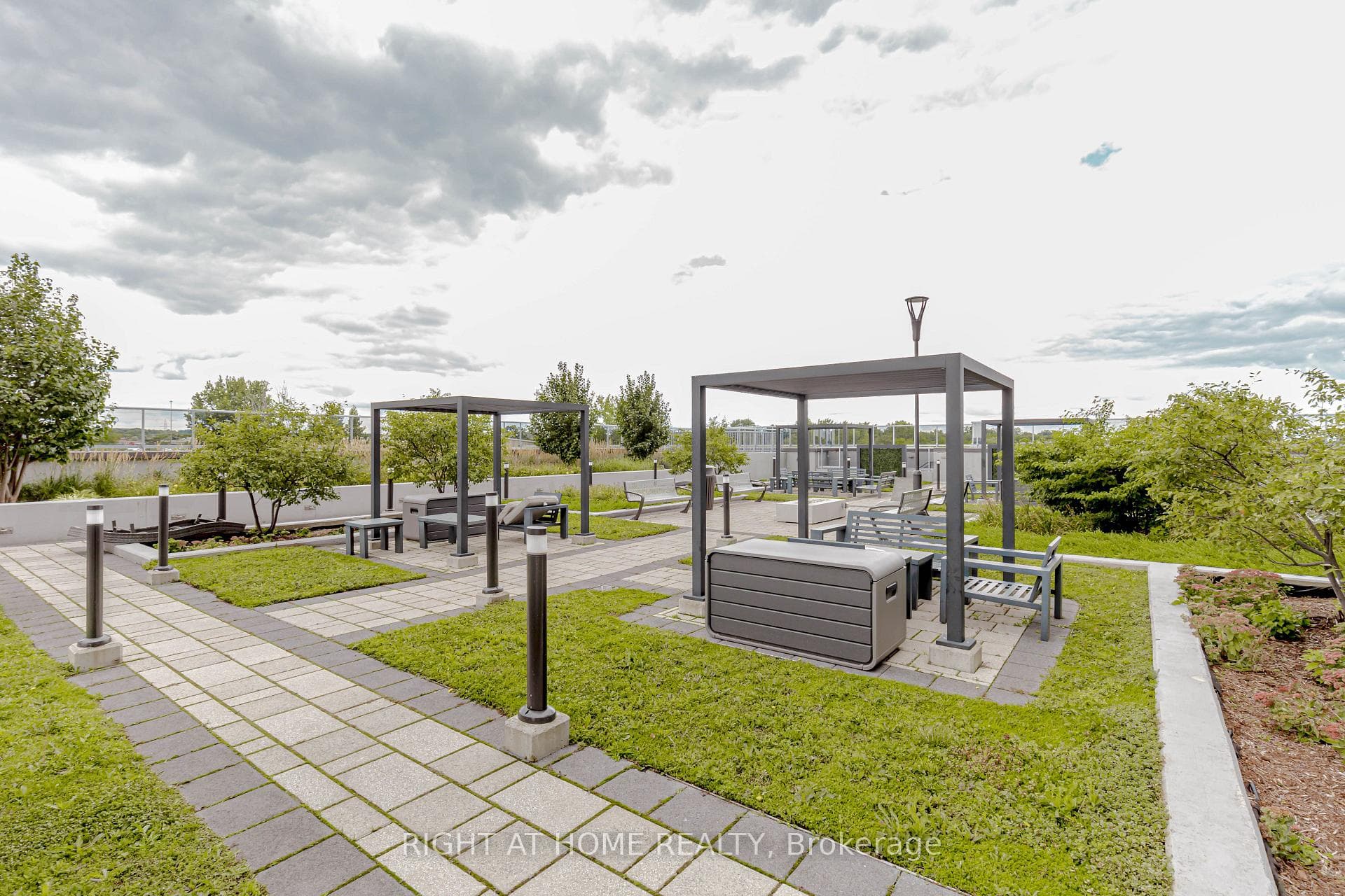 2093 Fairview Street Unit 709 - Condo photo 44 of 45 in Burlington, Ontario