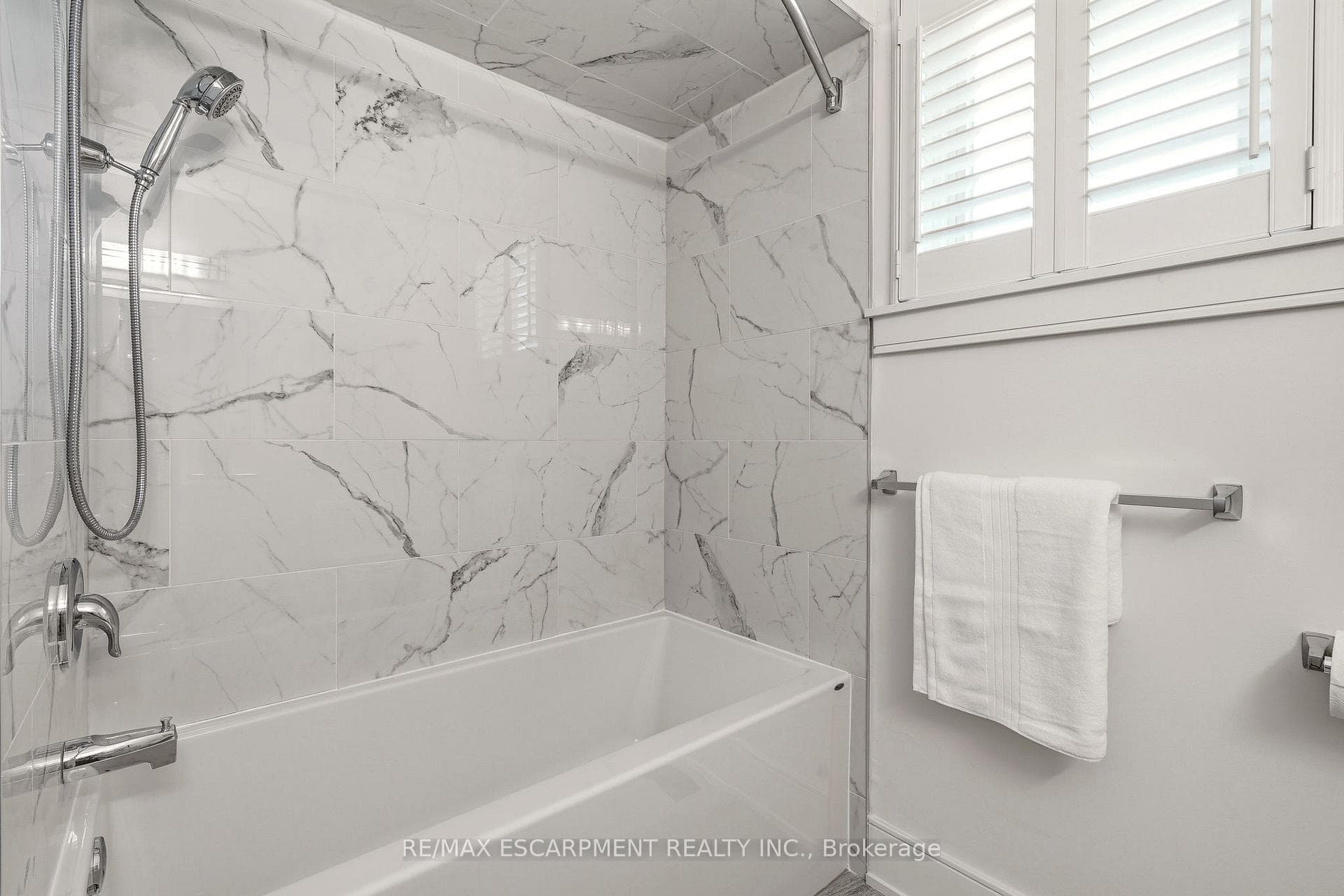 2347 Tweedsmuir Court - Detached photo 28 of 48 in Burlington, Ontario