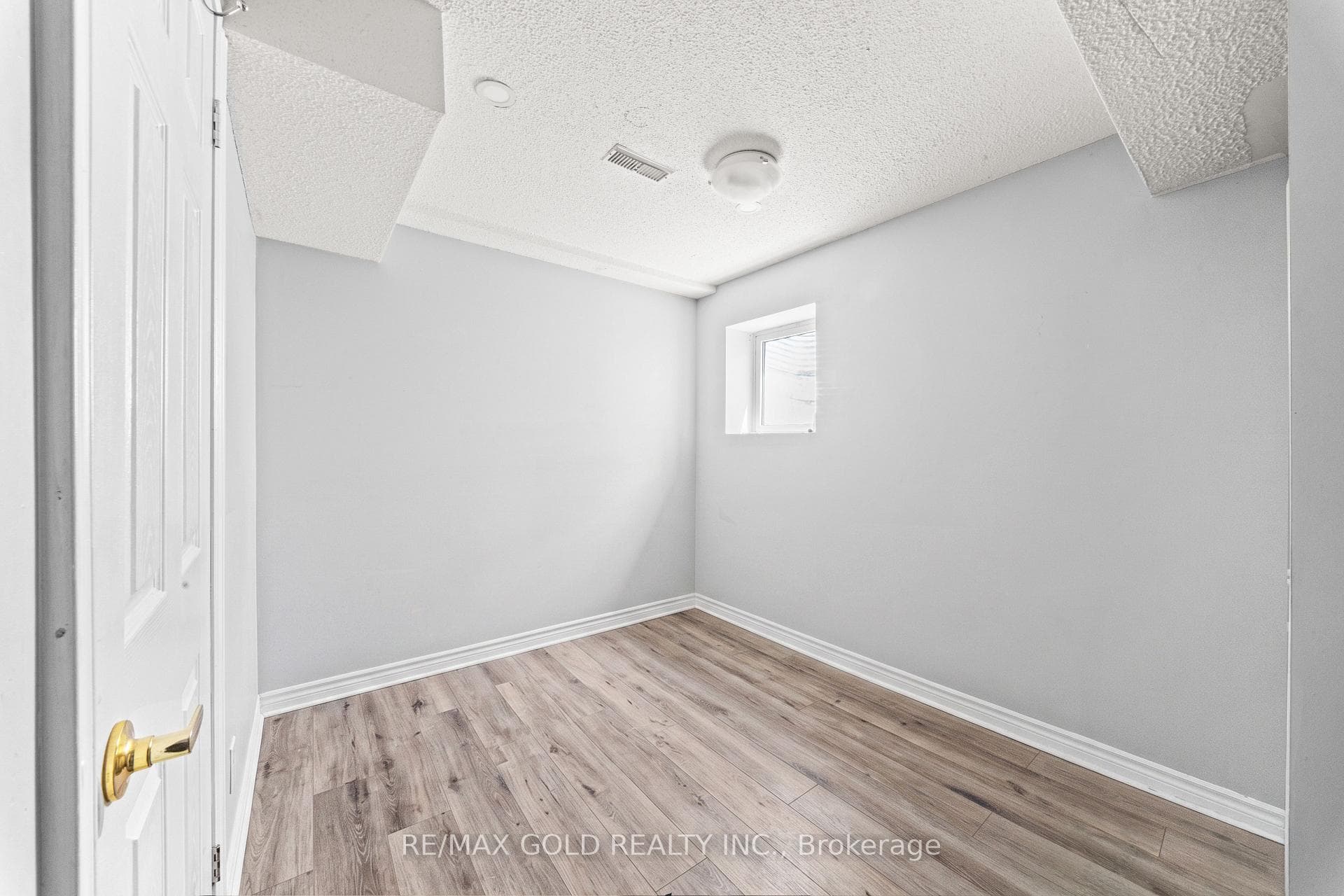 31 Ravenscliffe Court - Detached photo 28 of 32 in Brampton, Ontario