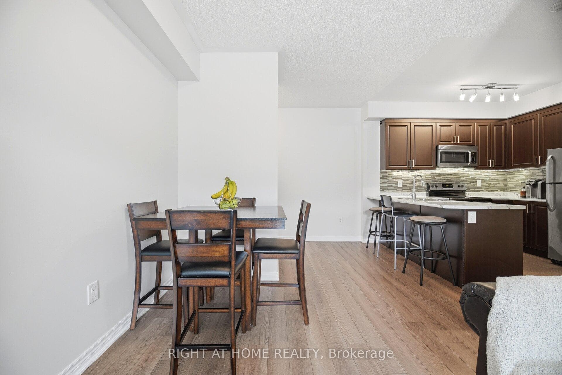 269 Georgian Drive Unit 311 - Condo photo 11 of 39 in Oakville, Ontario