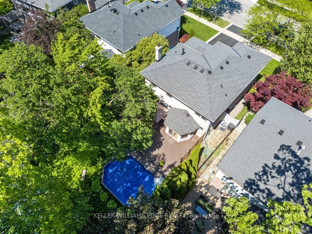 2084 William O'Connell Boulevard - Detached photo 2 of 45 in Burlington, Ontario
