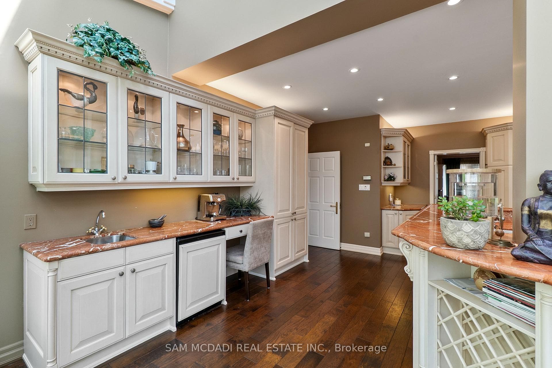 2235 Shawanaga Trail - Detached photo 9 of 48 in Mississauga, Ontario