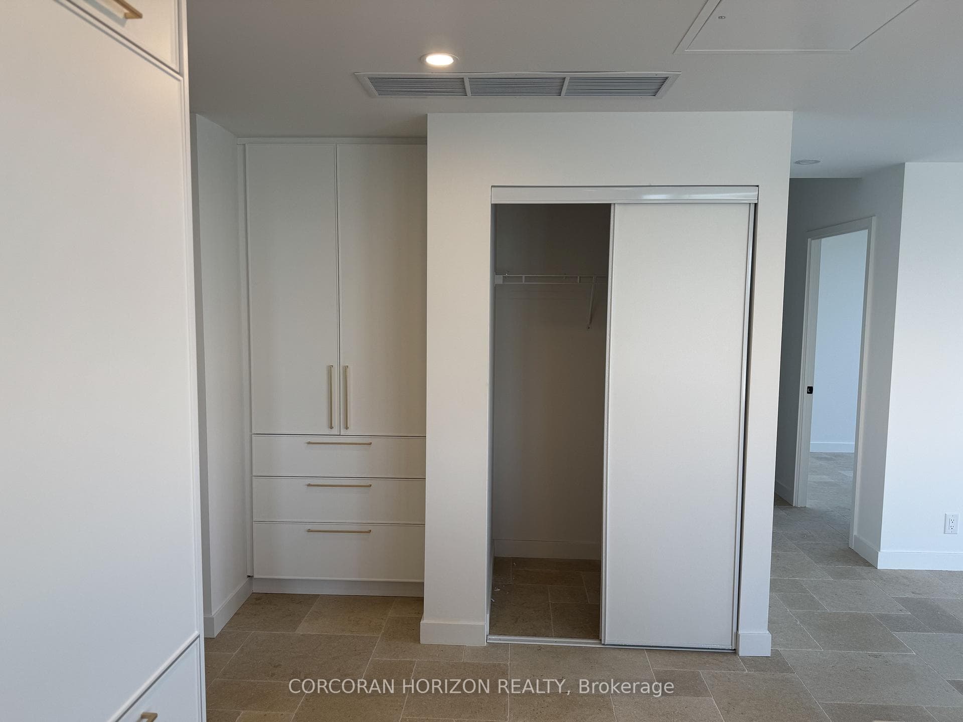 1050 Eastern Avenue Unit 819 - Condo photo 16 of 29 in Riverdale / Leslieville, Ontario