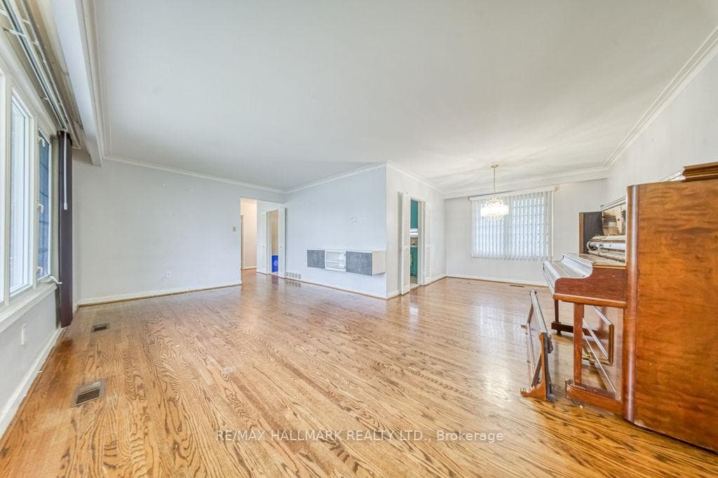 54 Sawley Drive - Detached photo 8 of 13 in Hillcrest Village / Bayview Village, Ontario