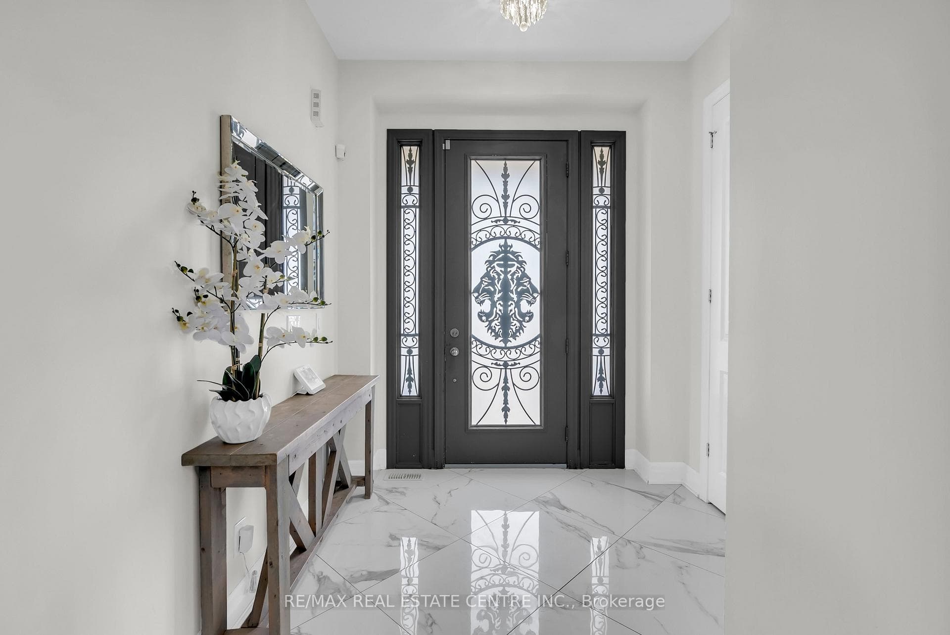 24 Rising Hill Ridge - Semi-Detached photo 4 of 47 in Brampton, Ontario