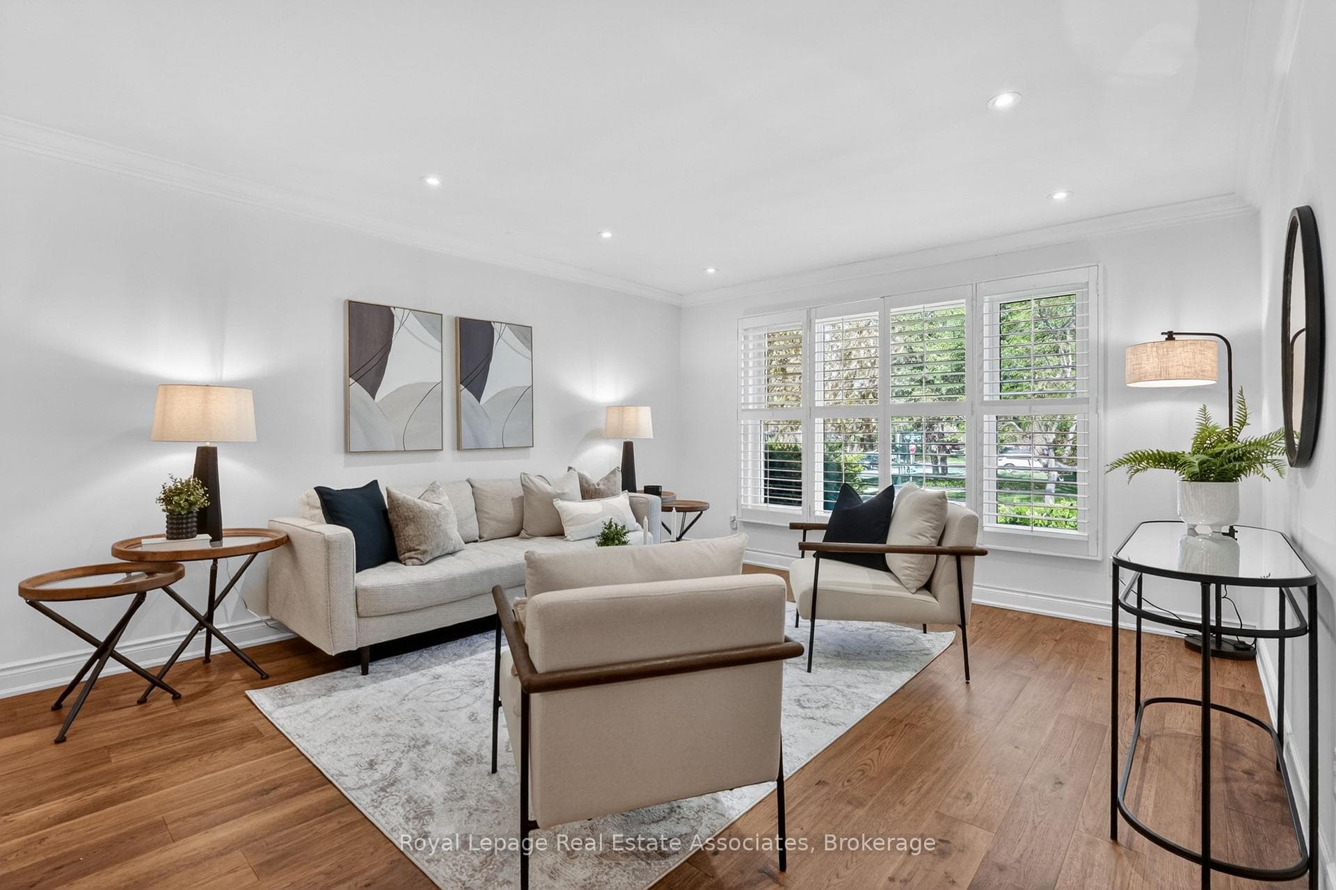 174 Cheverie Street - Detached photo 4 of 49 in Oakville, Ontario