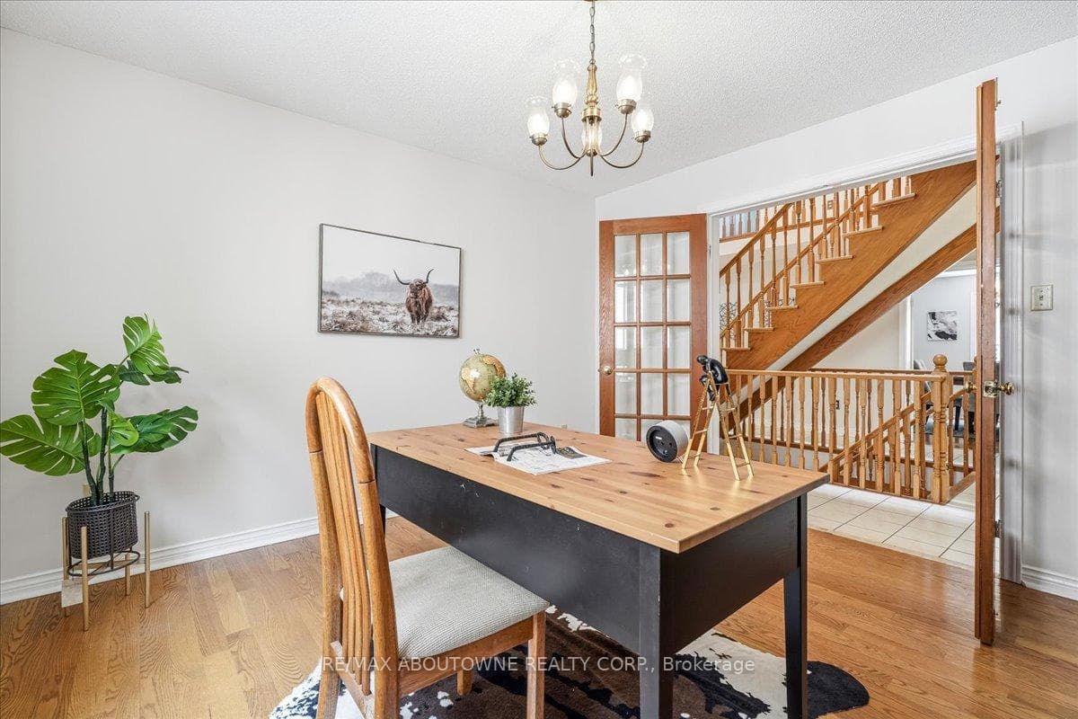 2055 Blacksmith Lane - Detached photo 13 of 49 in Oakville, Ontario