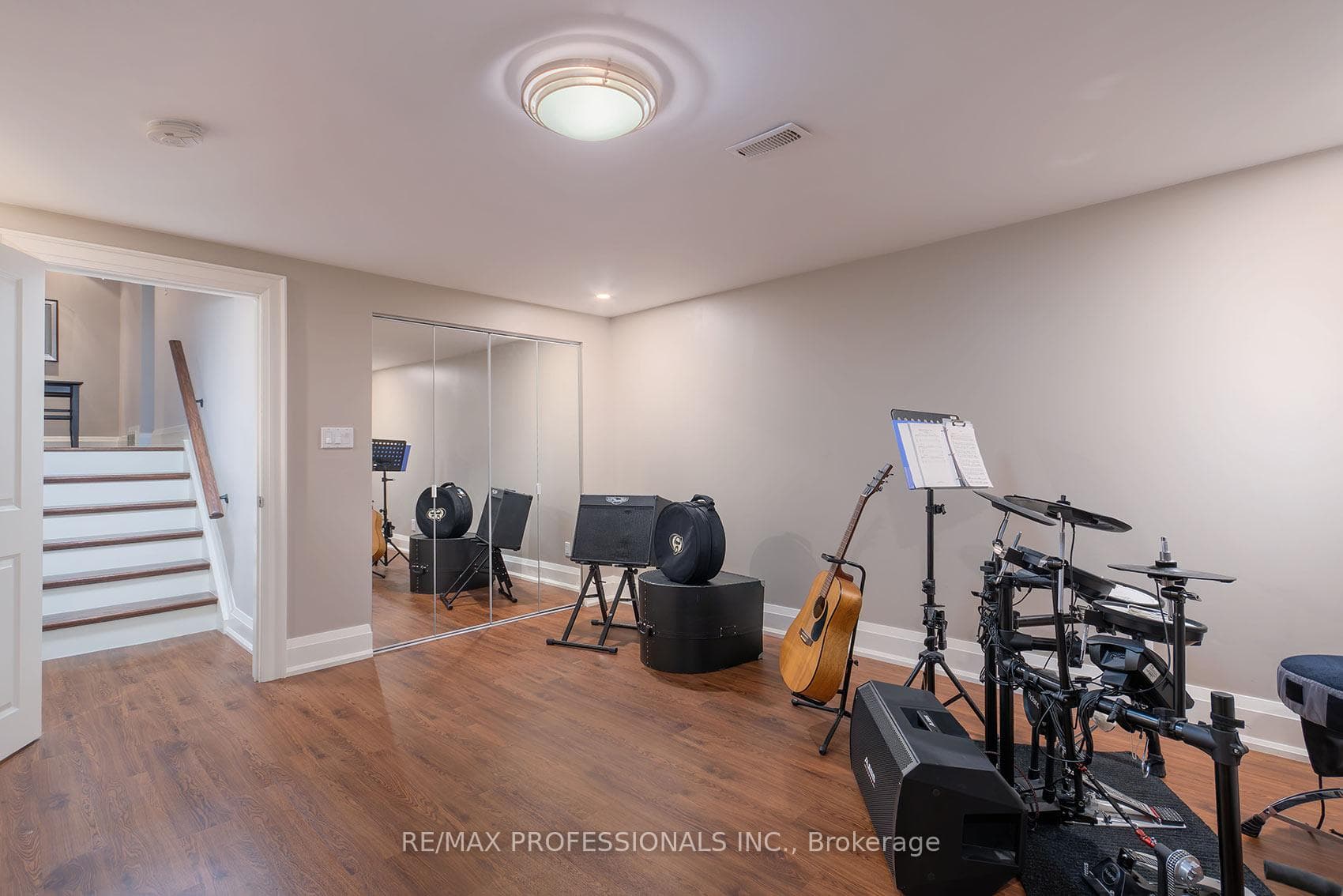 19 Boxwood Road - Detached photo 32 of 40 in Etobicoke (Islington / Rexdale), Ontario
