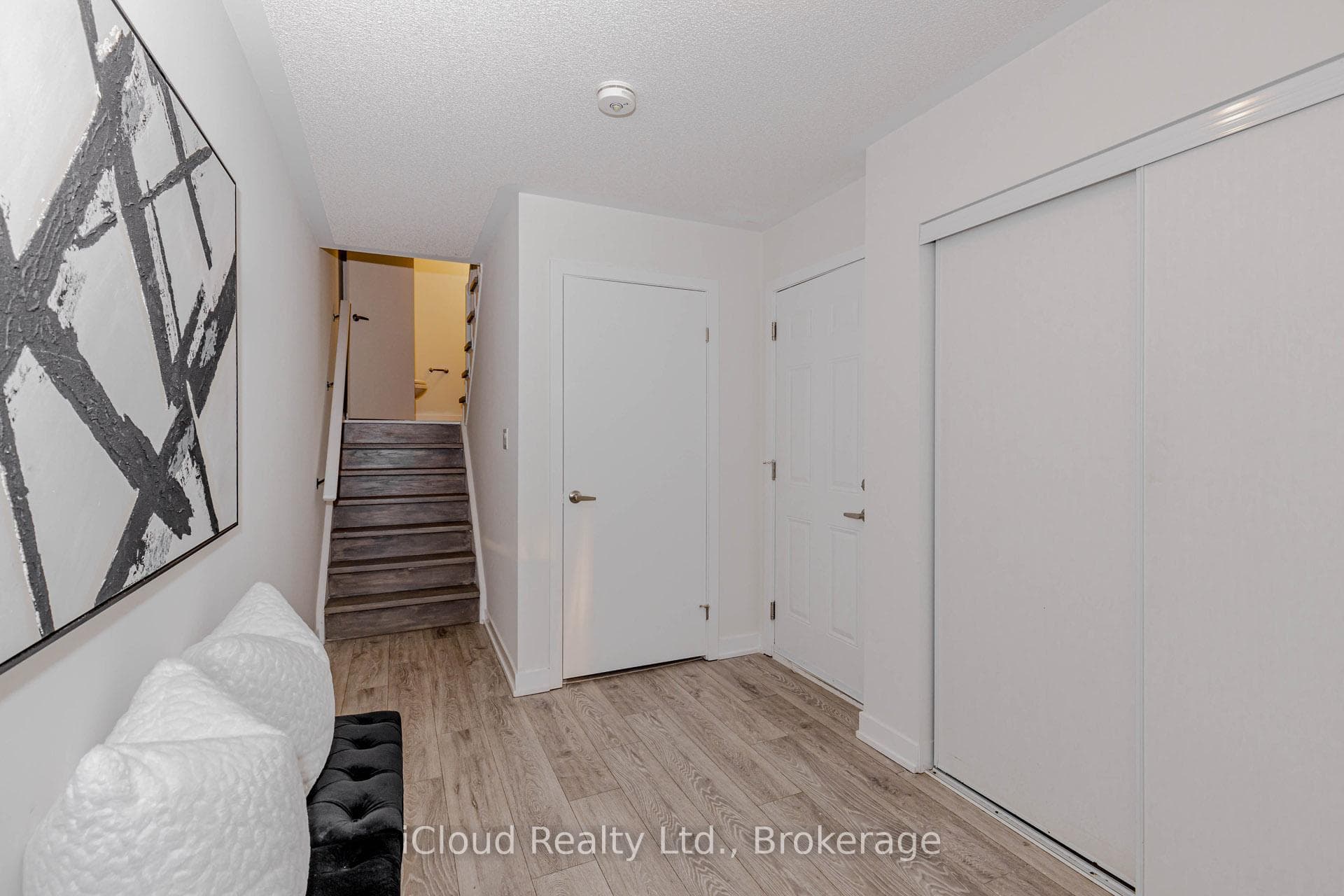 3189 BASTEDO Common Unit 69 - Townhouse photo 7 of 50 in Burlington, Ontario