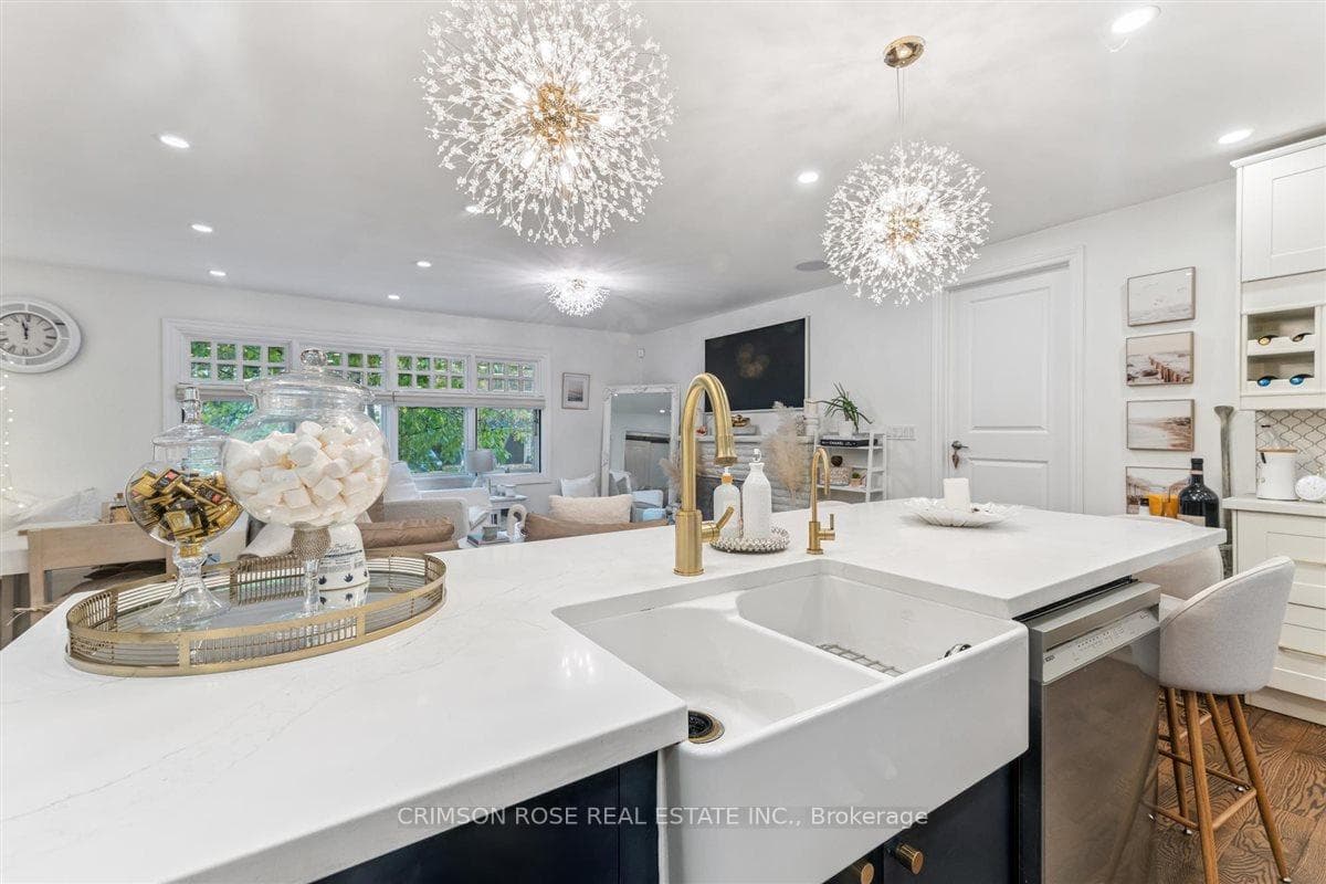 89 Holyrood Avenue - Detached photo 12 of 34 in Oakville, Ontario