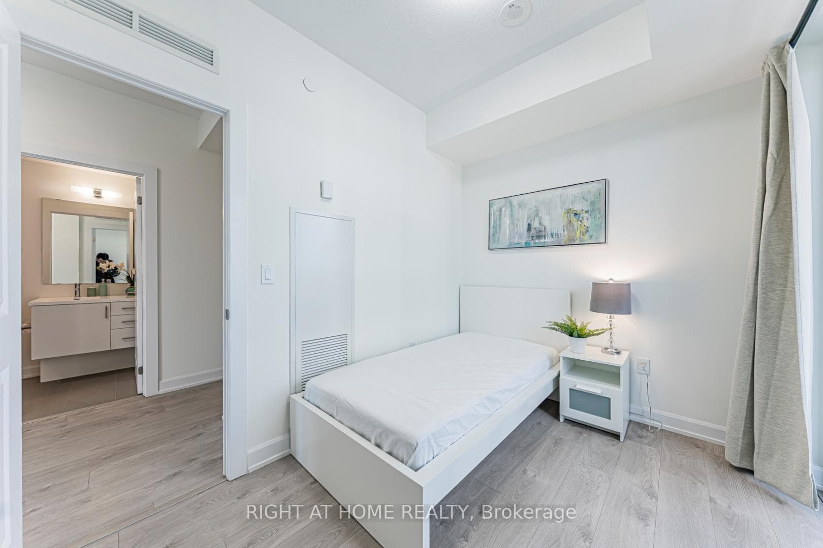 3200 william coltson Avenue Unit 524 - Condo photo 11 of 22 in Oakville, Ontario