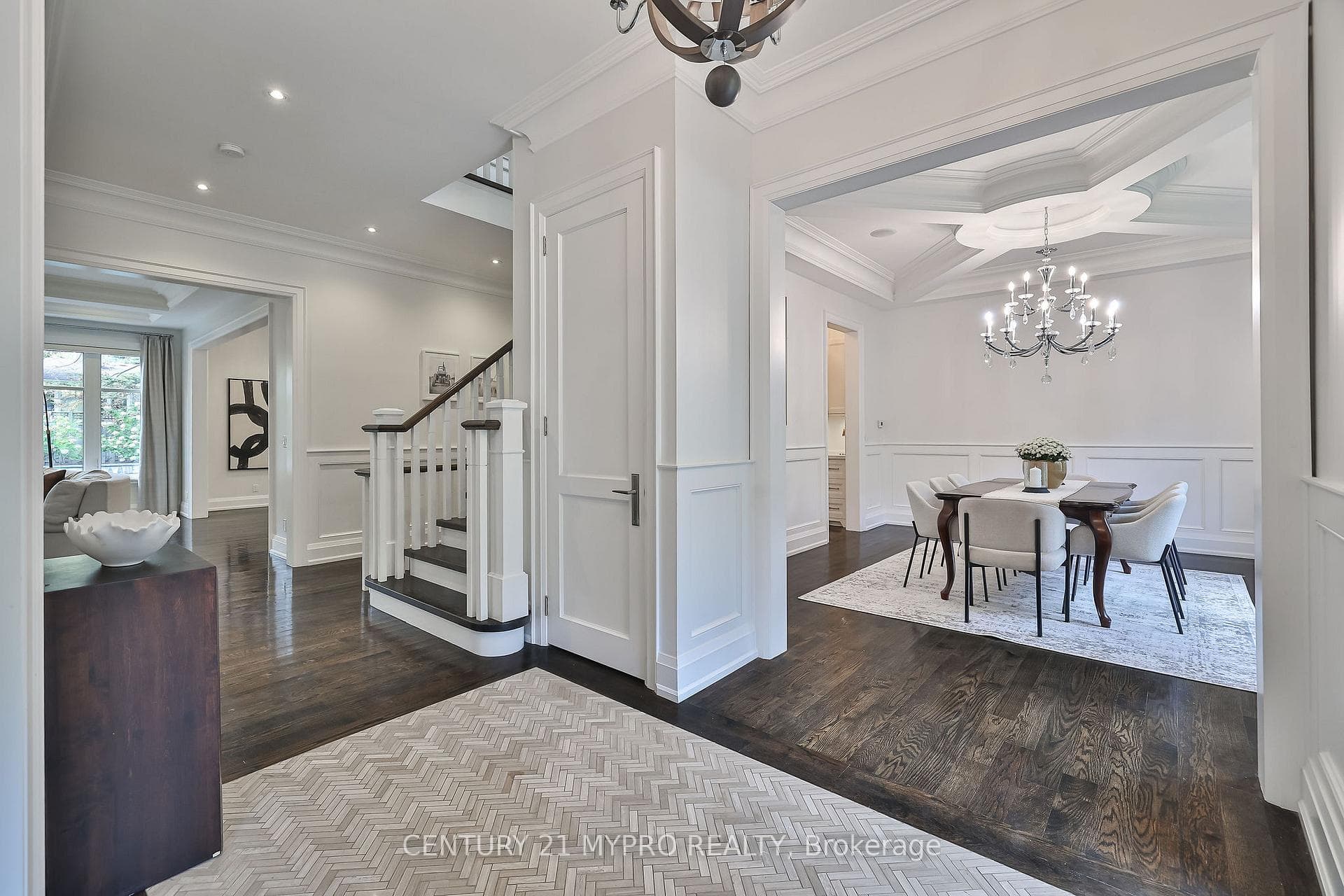 1389 Weaver Avenue - Detached photo 6 of 48 in Oakville, Ontario