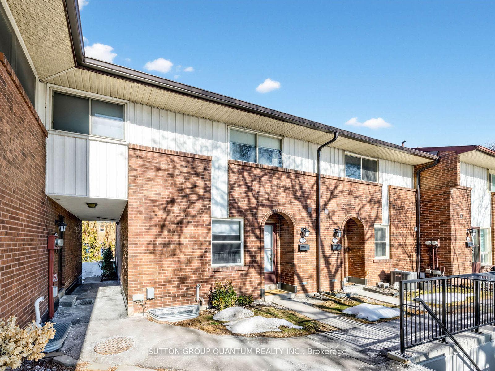 3665 Flamewood Drive Unit 30 - Condo for sale in Applewood, Ontario
