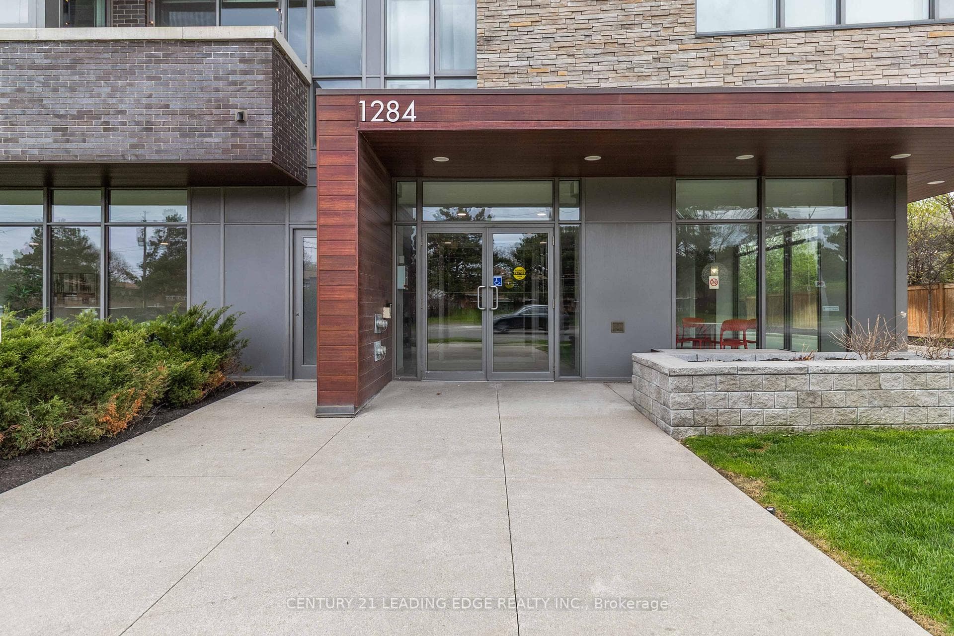 1284 Guelph Line Unit 205 - Condo photo 3 of 29 in Burlington, Ontario