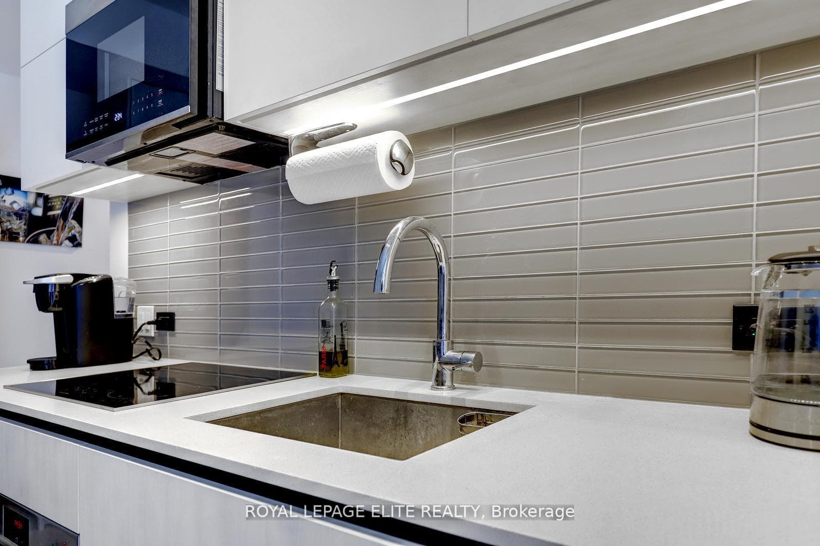 21 Park Street Unit 318 - Condo photo 9 of 27 in Mississauga, Ontario
