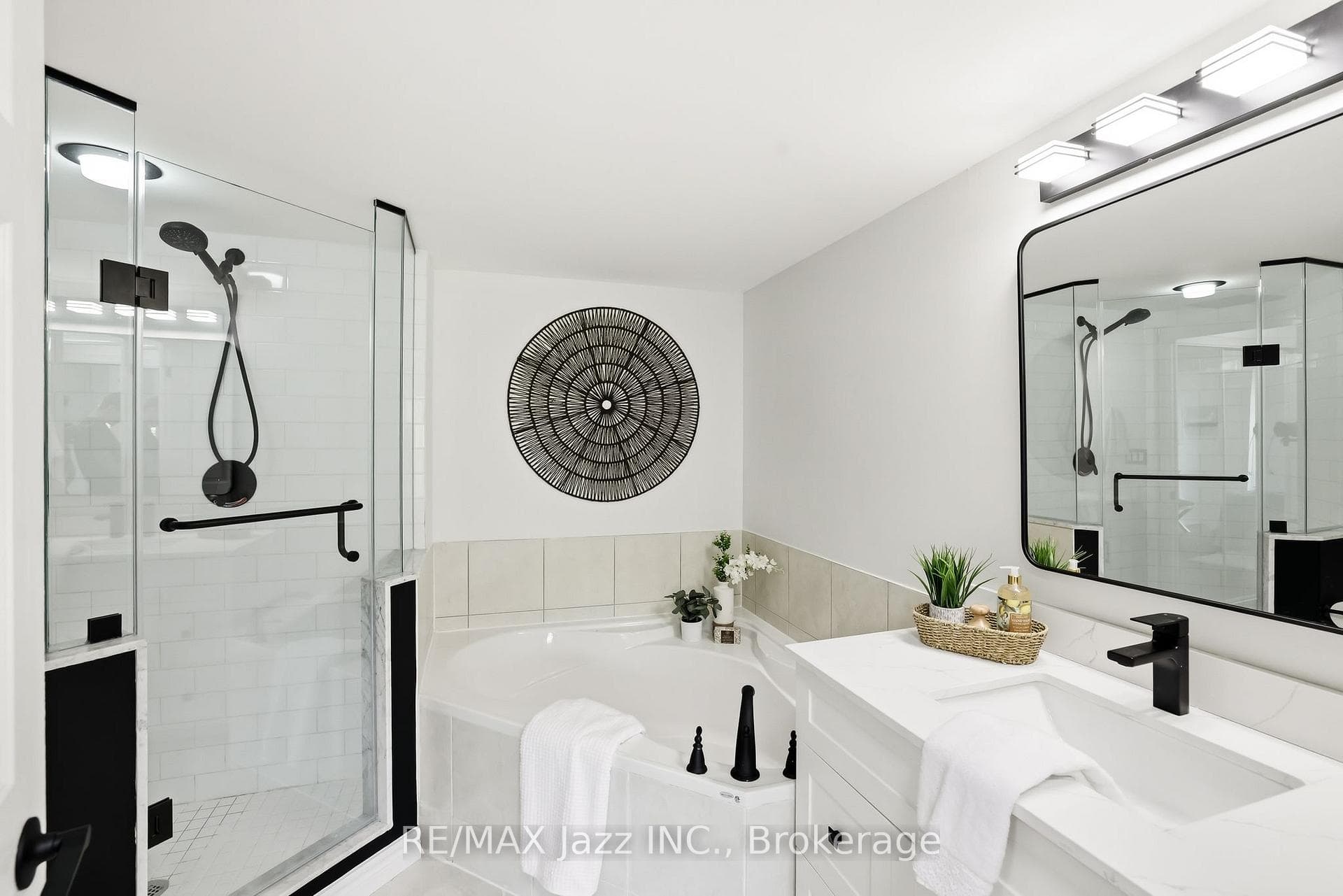16 Dallimore Circle Unit 307 - Condo photo 27 of 50 in Don Mills / Parkwoods / Victoria Village, Ontario