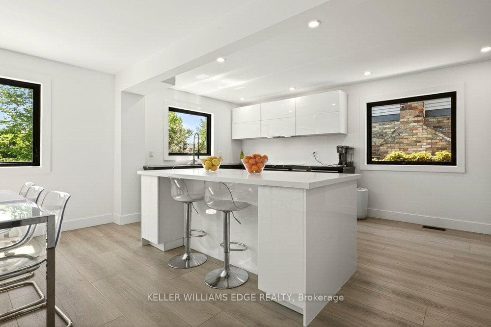 2192 Melissa Crescent - Detached photo 7 of 31 in Burlington, Ontario