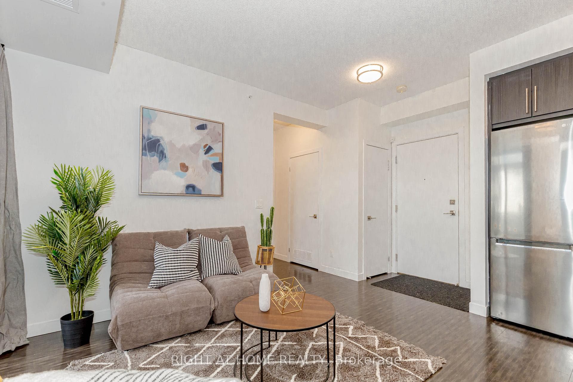 2093 Fairview Street Unit 709 - Condo photo 7 of 45 in Burlington, Ontario
