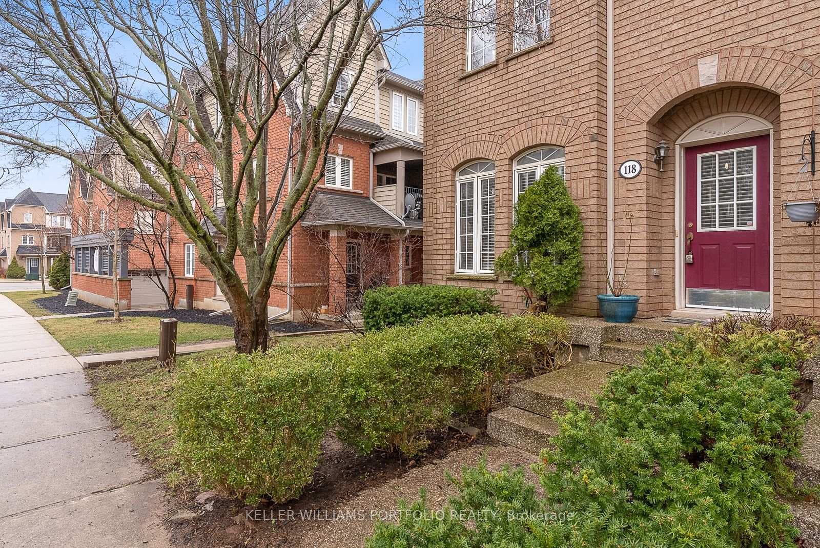 118 Gatwick Drive - Semi-Detached photo 2 of 50 in Oakville, Ontario