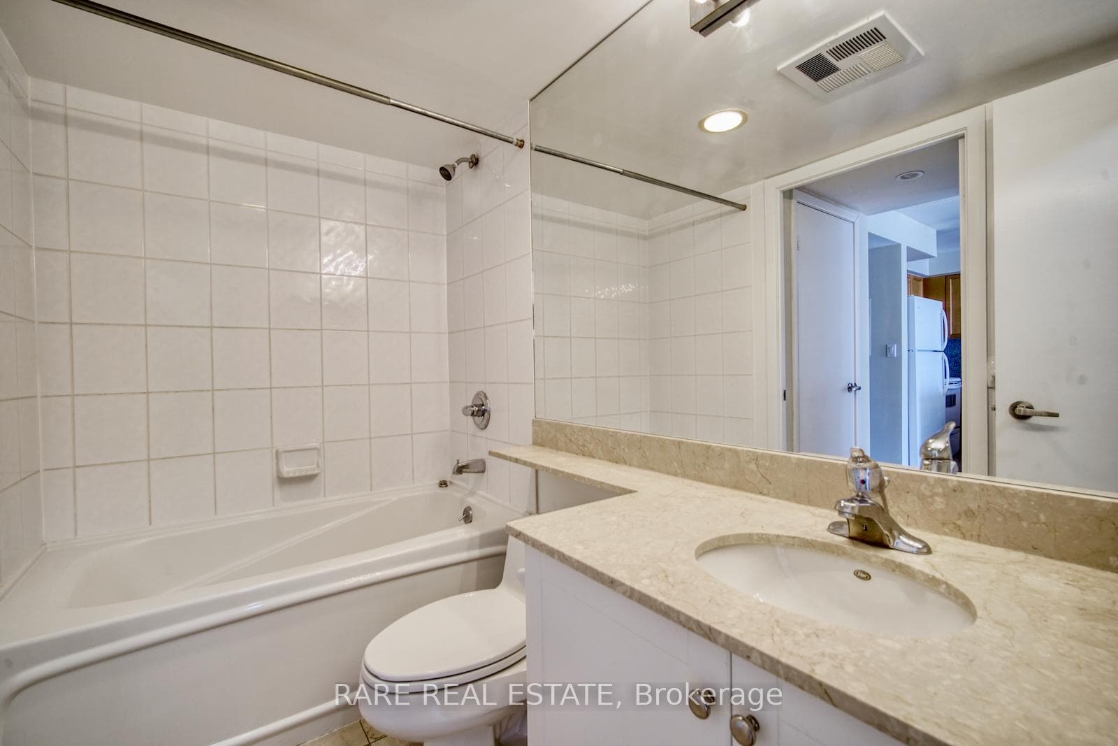 210 Victoria Street Unit 3007 - Condo photo 11 of 14 in Regent Park / Cabbagetown / St. James Town, Ontario