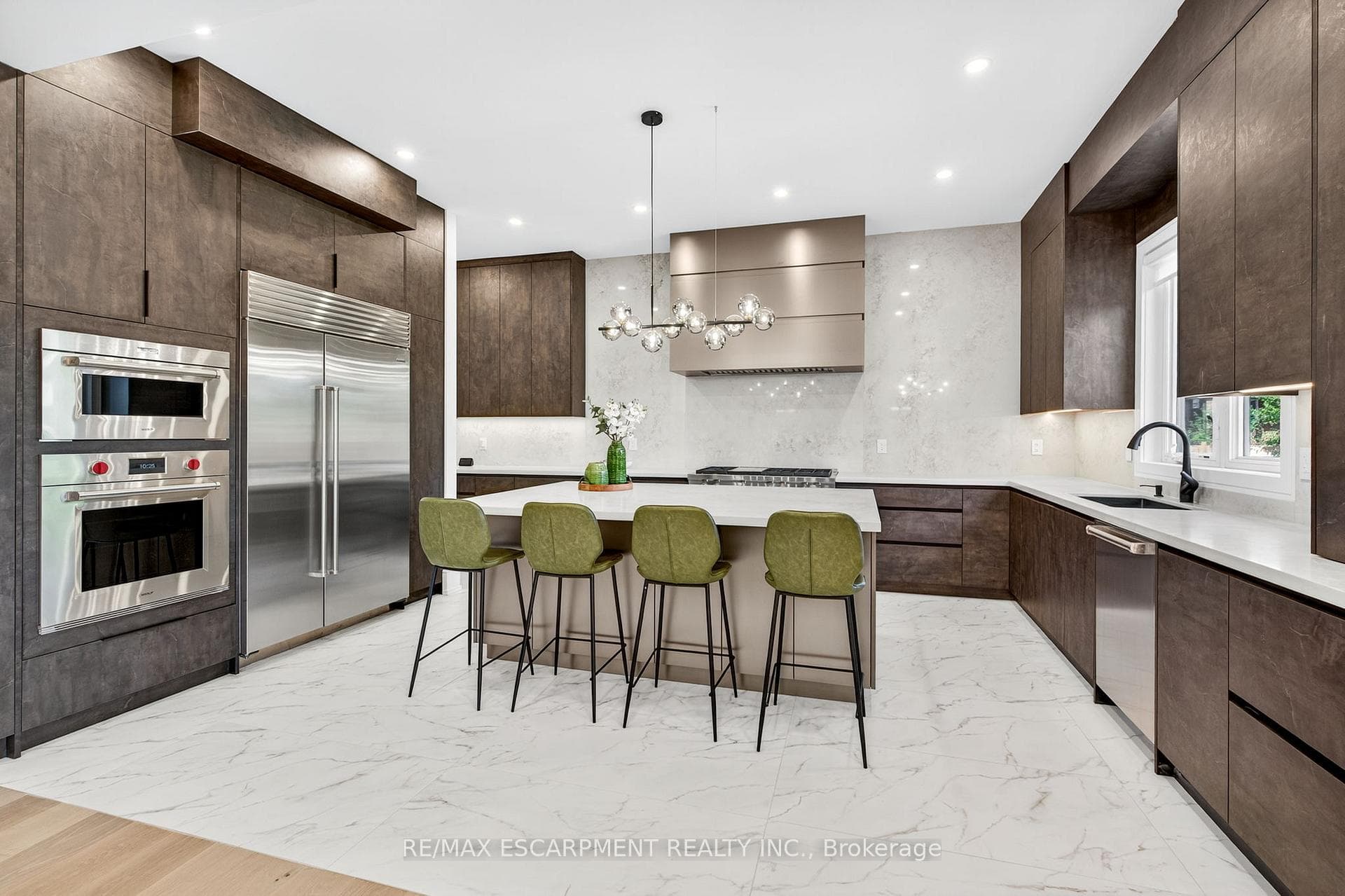 221 Morden Road - Detached photo 14 of 50 in Oakville, Ontario