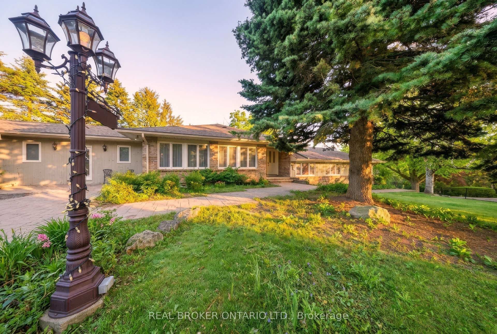 529 Conservation Drive - Detached photo 4 of 45 in Brampton, Ontario