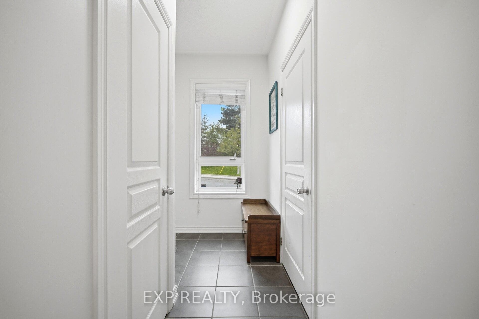110 Caledonia Park Road Unit 2 - Condo photo 4 of 38 in Keelesdale / Eglinton West, Ontario