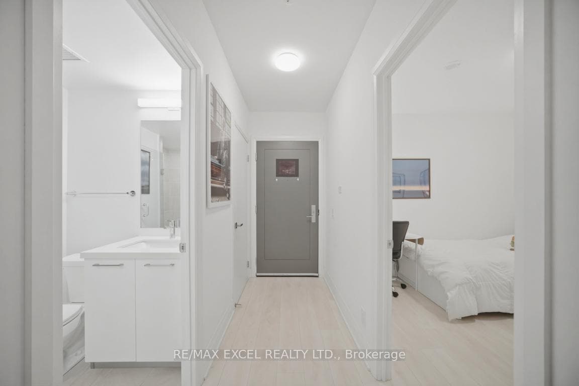 33 Frederick Todd Way Unit 303 - Condo photo 38 of 49 in Flemingdon Park / Don Mills, Ontario
