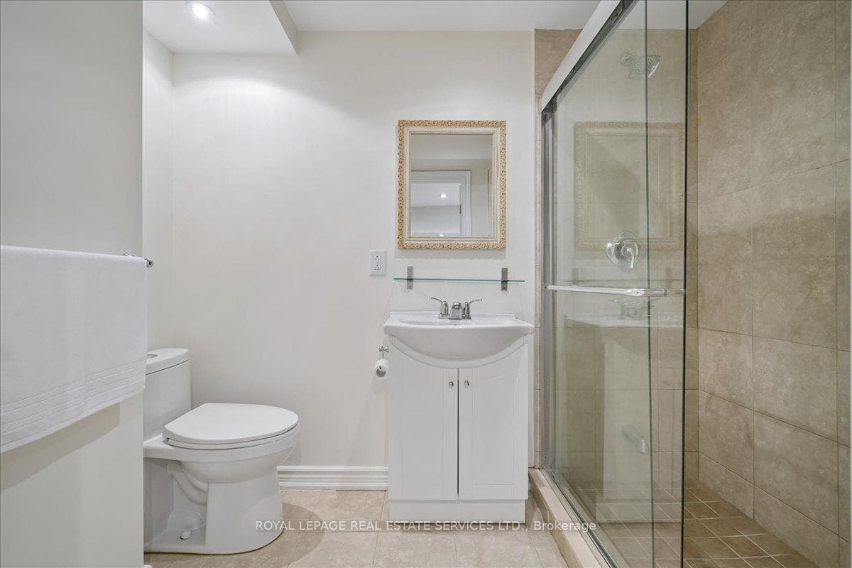 1493 Derby County Crescent - Detached photo 34 of 43 in Oakville, Ontario
