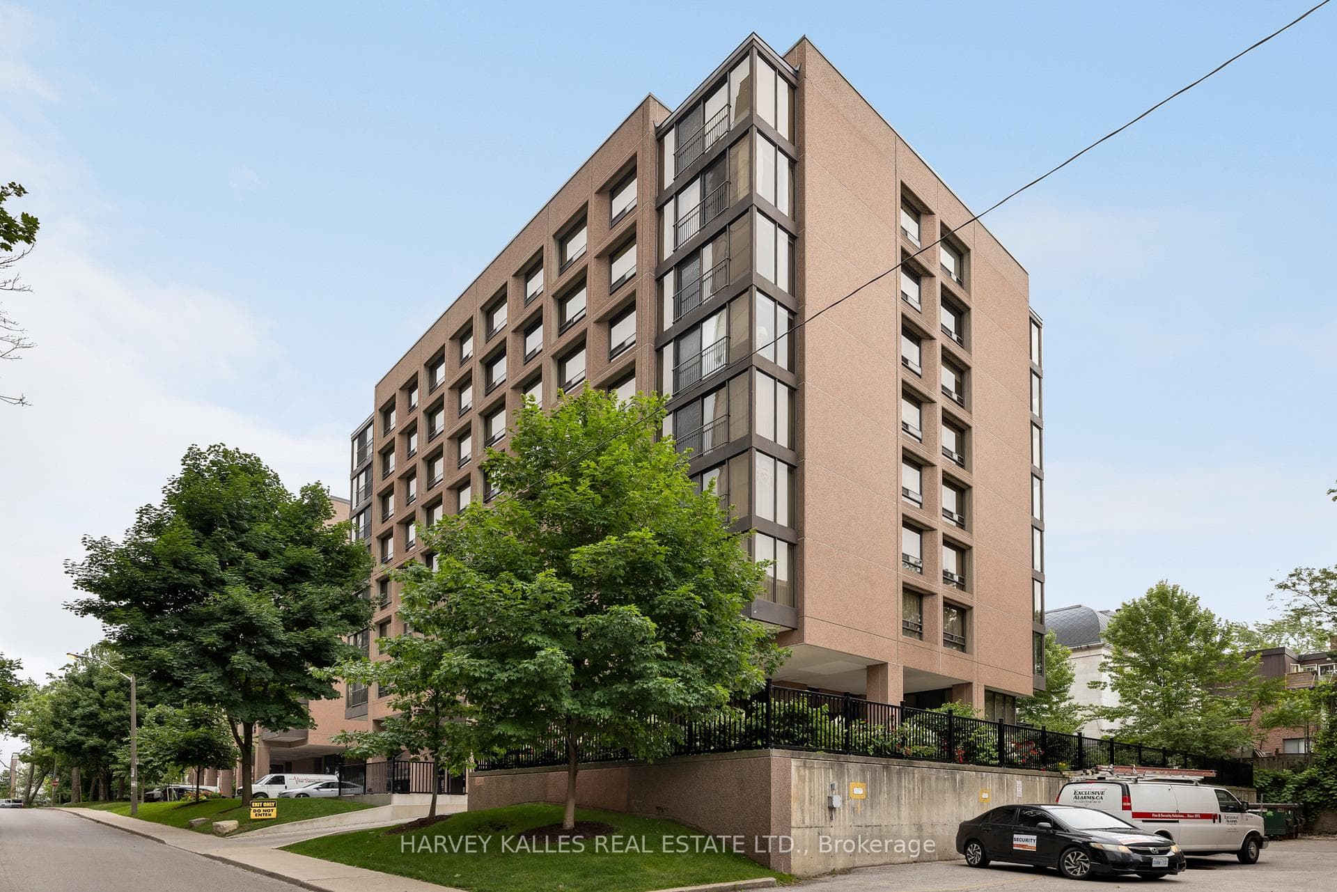 447 Walmer Road Unit 307 - Condo photo 2 of 28 in Forest Hill / Deer Park, Ontario