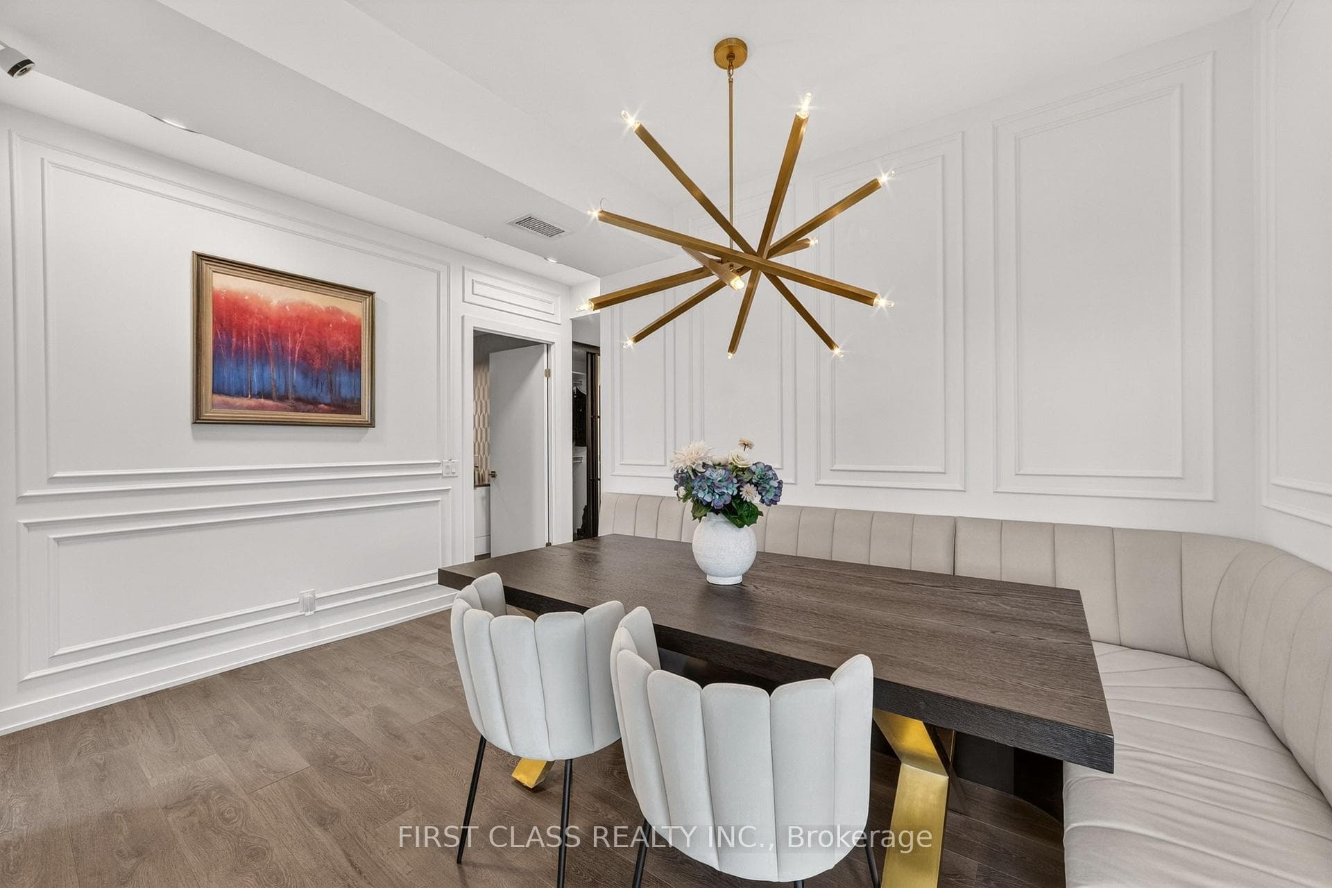 609 Avenue Road Unit 707 - Condo photo 2 of 30 in Annex / Yorkville / Summerhill, Ontario