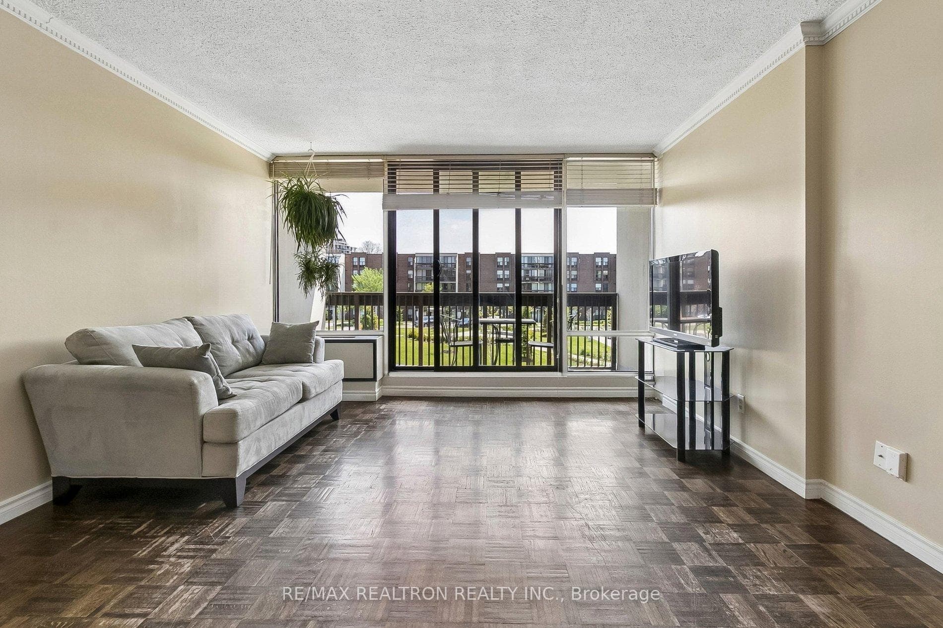 10 Fashion Roseway N/A Unit 306 - Condo photo 6 of 32 in Willowdale / Newtonbrook, Ontario