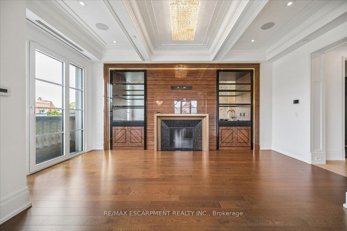 300 Randall Street Unit 211 - Condo photo 23 of 50 in Oakville, Ontario