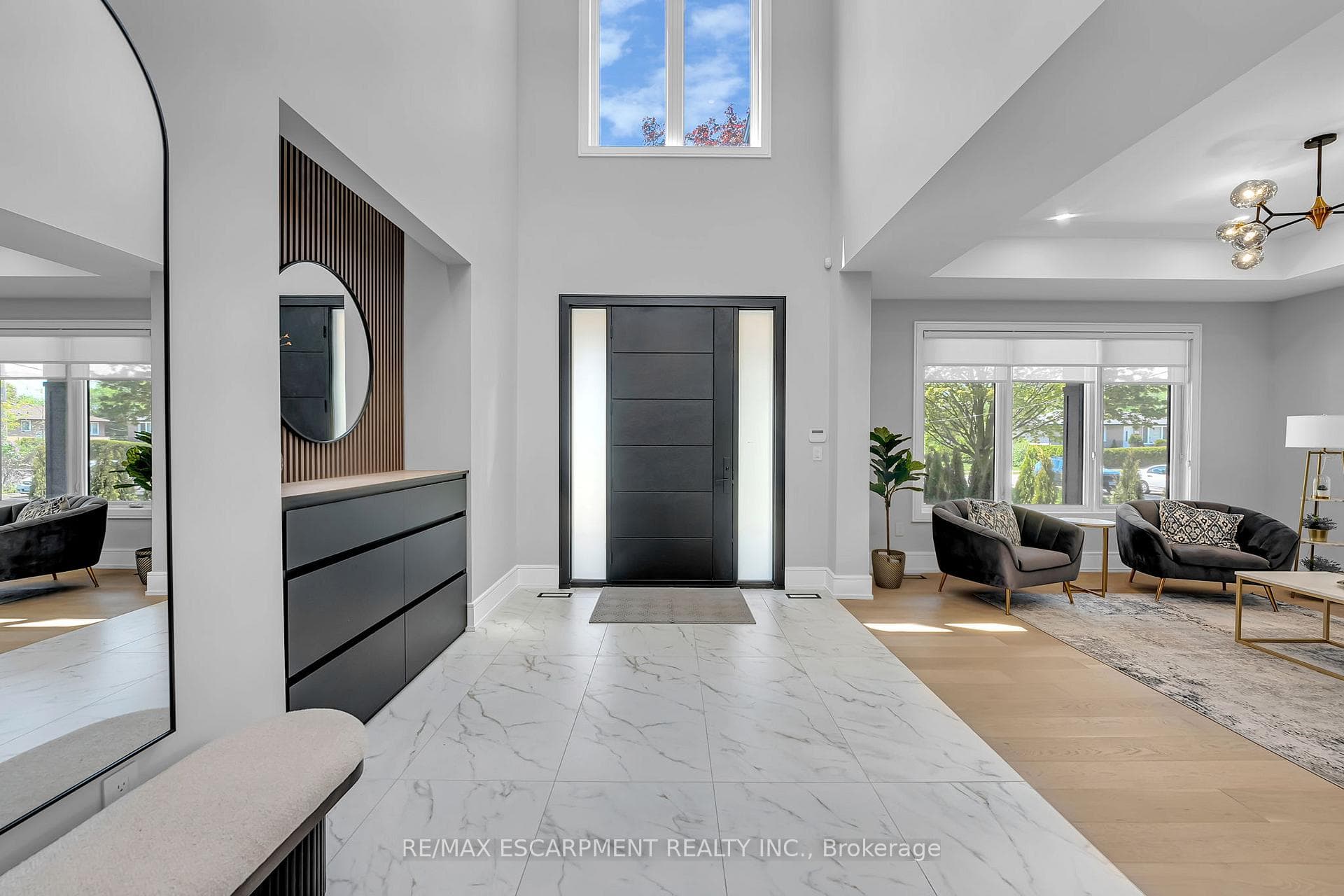 221 Morden Road - Detached photo 4 of 49 in Oakville, Ontario