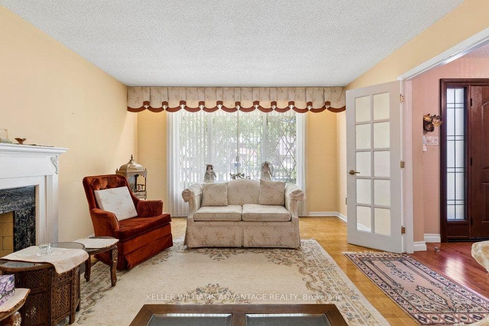 2192 Castlestone Court - Detached photo 6 of 50 in Mississauga, Ontario