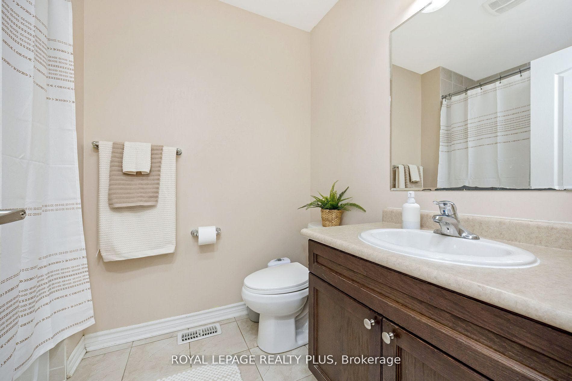 1542 Gainer Crescent - Townhouse photo 29 of 40 in Milton, Ontario