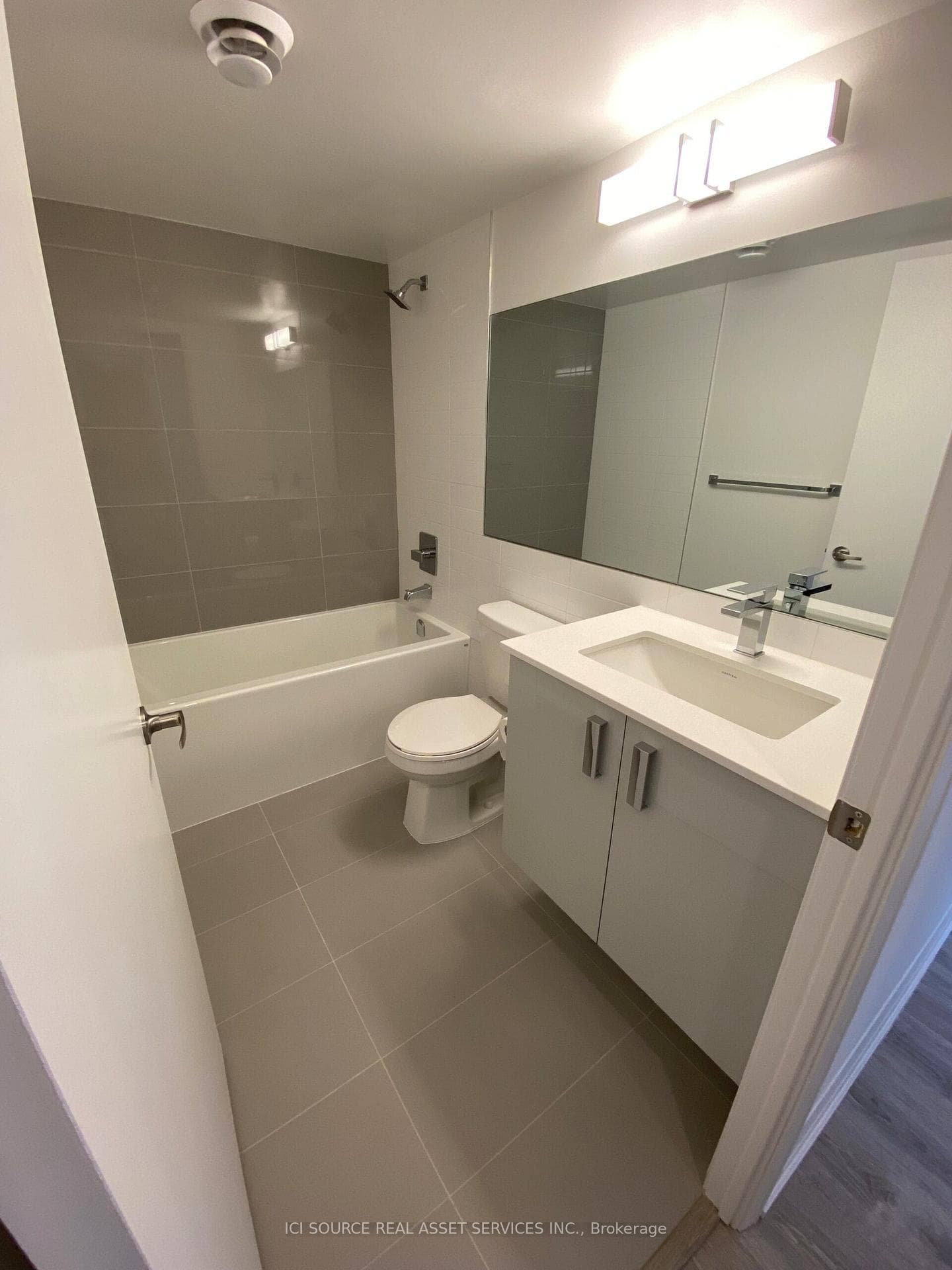 30 Gibbs Road Unit 1009 - Condo photo 18 of 23 in Etobicoke (Islington / Rexdale), Ontario
