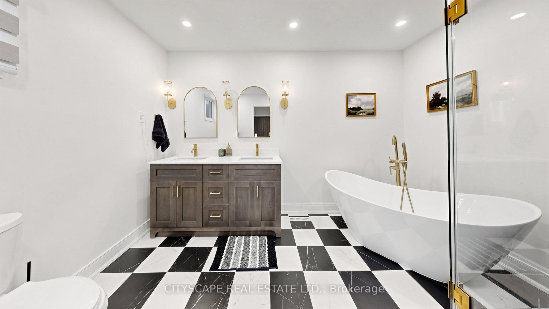 5534 River Grove Avenue - Detached photo 9 of 36 in Mississauga, Ontario