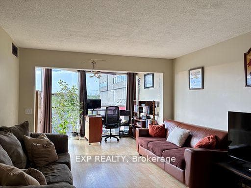 725 King Street Unit 705 - Condo photo 8 of 14 in Downtown Toronto / Waterfront, Ontario
