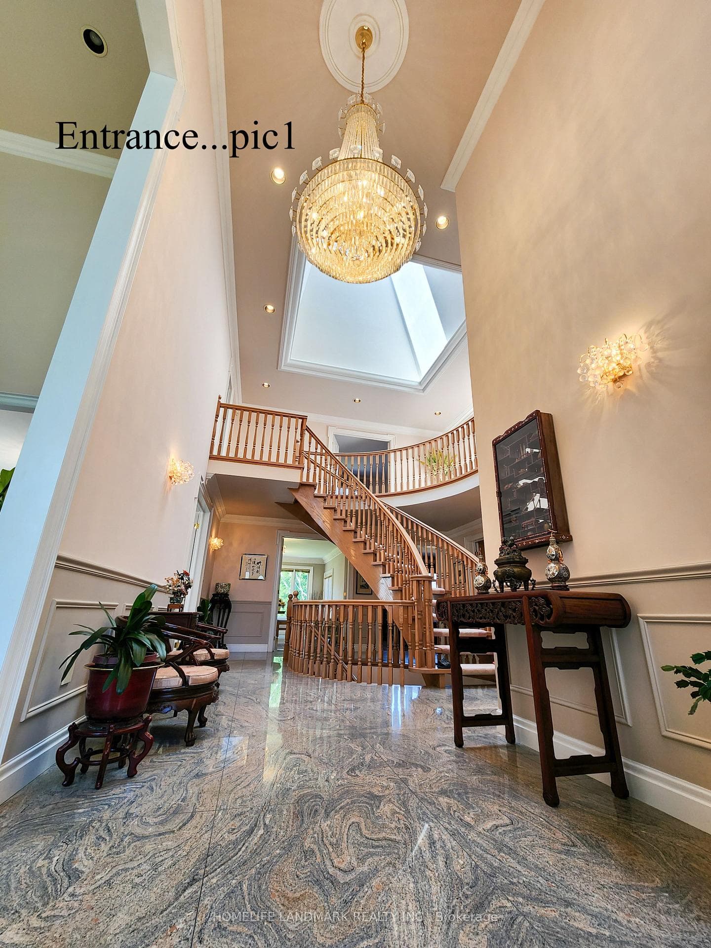 16 Lawnview Drive - Detached photo 5 of 50 in Willowdale / Newtonbrook, Ontario